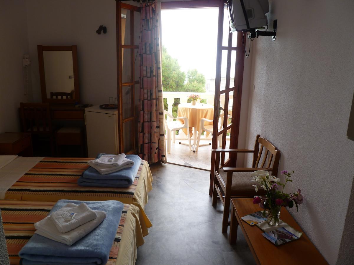 Liberty II Hotel Agia Marina  Room photo